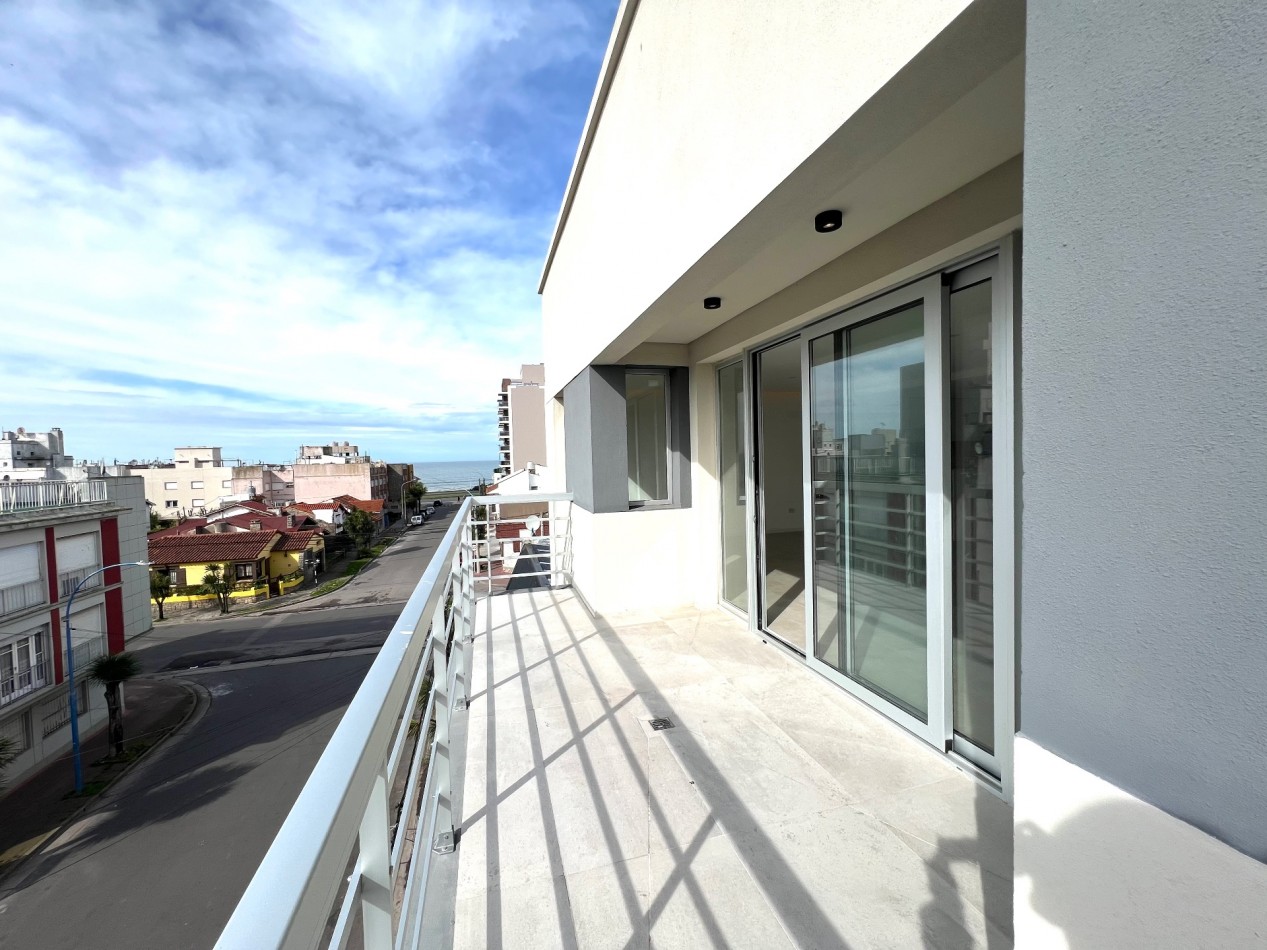 Posibilidad de financiacion. Semipiso moderno de 3 ambientes a metros del mar - Zona Norte | 106 m²