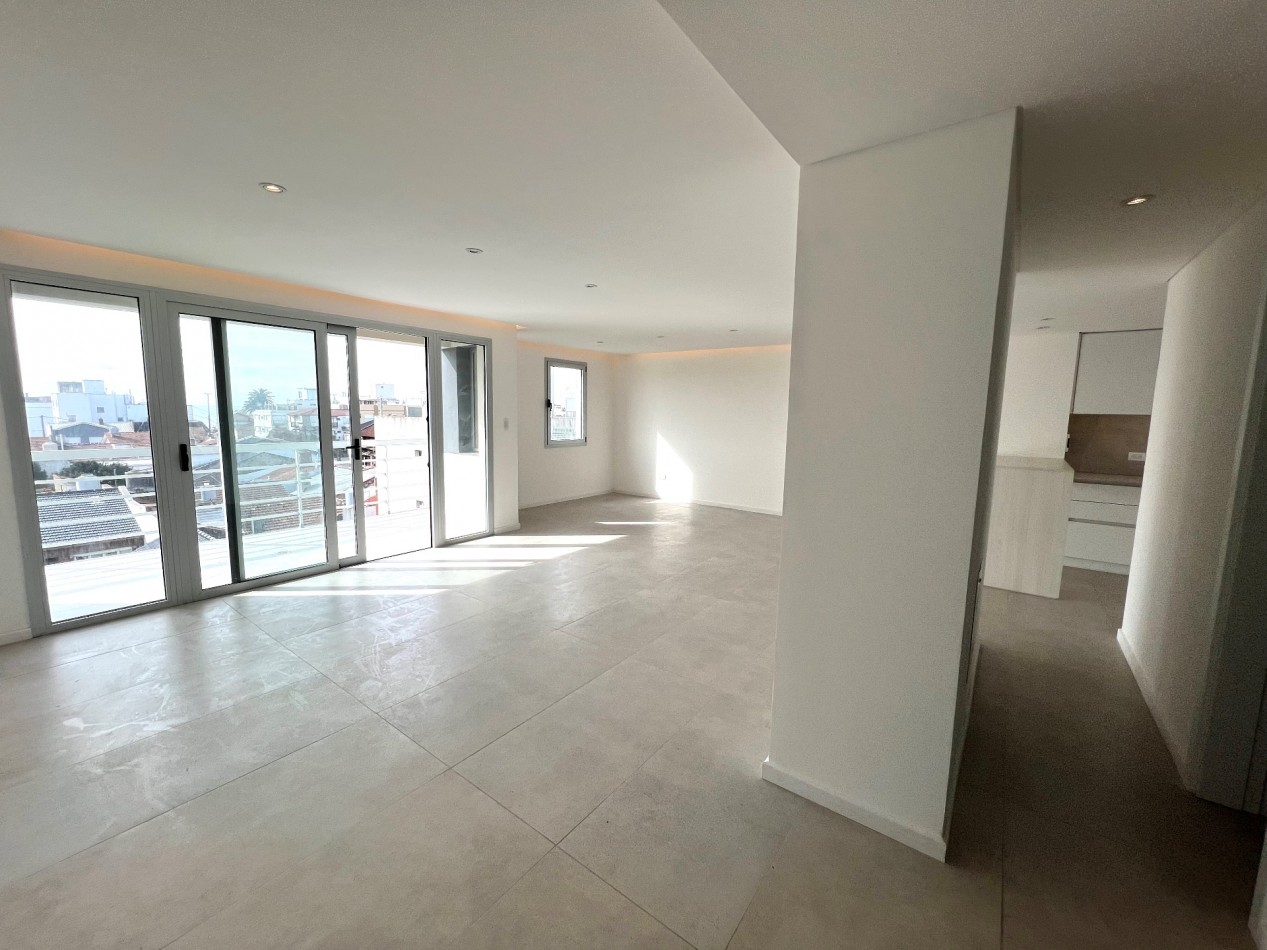 Posibilidad de financiacion. Semipiso moderno de 3 ambientes a metros del mar - Zona Norte | 106 m²