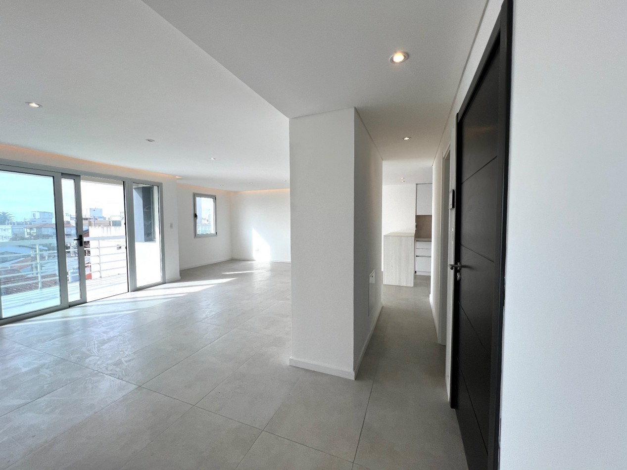 Posibilidad de financiacion. Semipiso moderno de 3 ambientes a metros del mar - Zona Norte | 106 m²