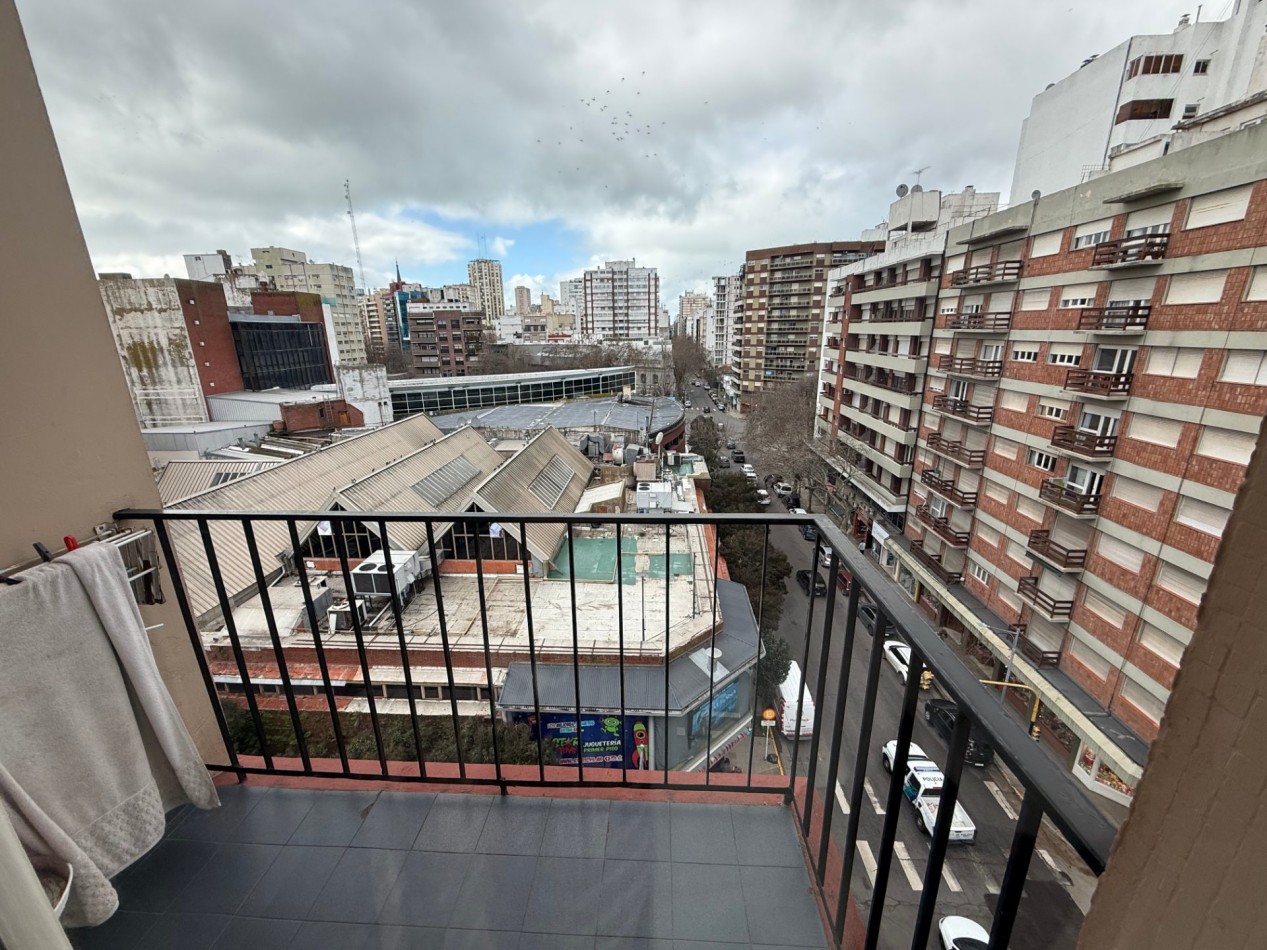 Departamento 4 Ambientes Reciclado con Balcon Al Frente | Centro | APTO CREDITO
