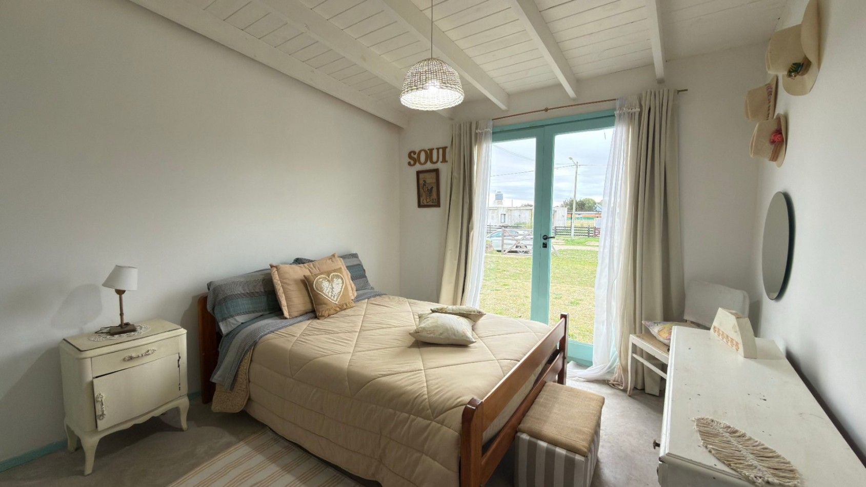Casa Estilo Campo de 3 ambientes con amplio parque en San Eduardo del Mar
