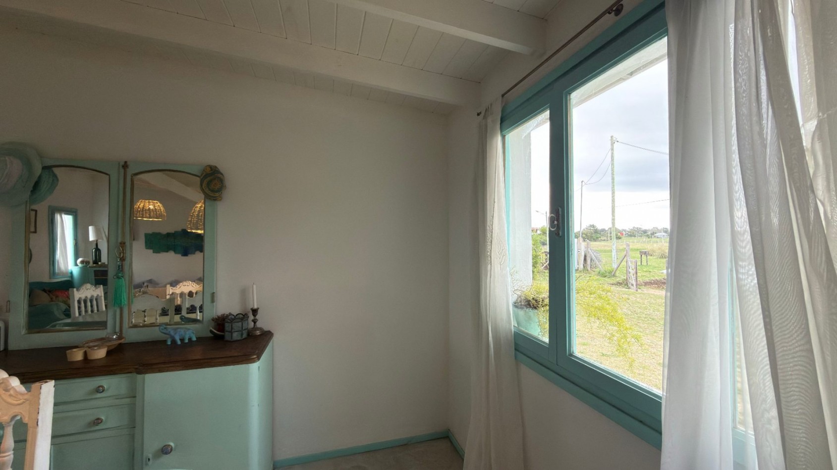 Casa Estilo Campo de 3 ambientes con amplio parque en San Eduardo del Mar