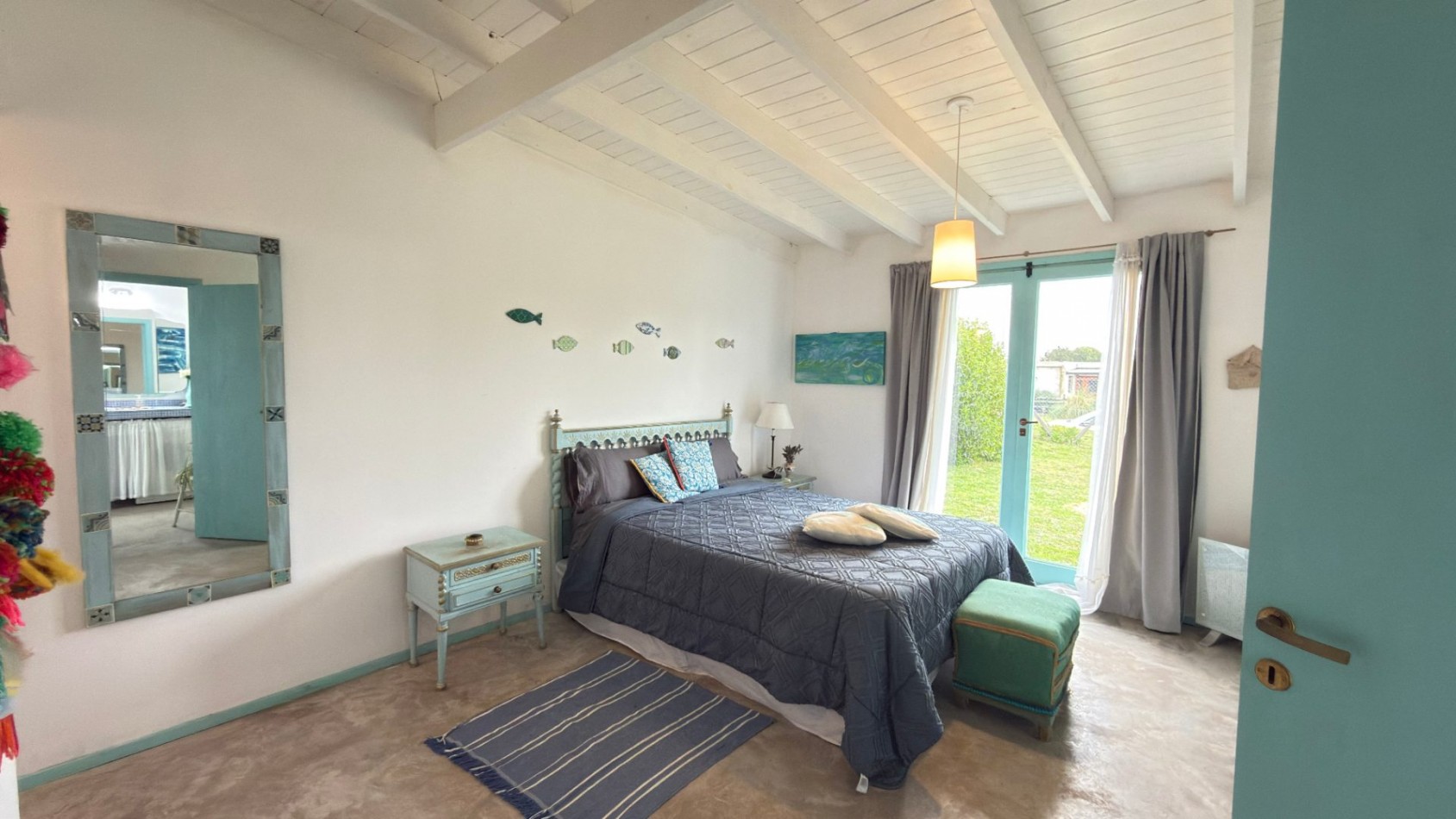 Casa Estilo Campo de 3 ambientes con amplio parque en San Eduardo del Mar