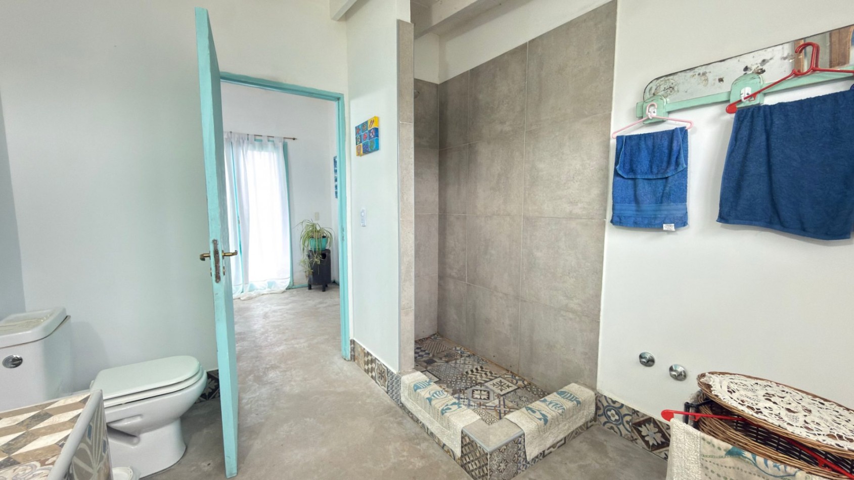 Casa Estilo Campo de 3 ambientes con amplio parque en San Eduardo del Mar