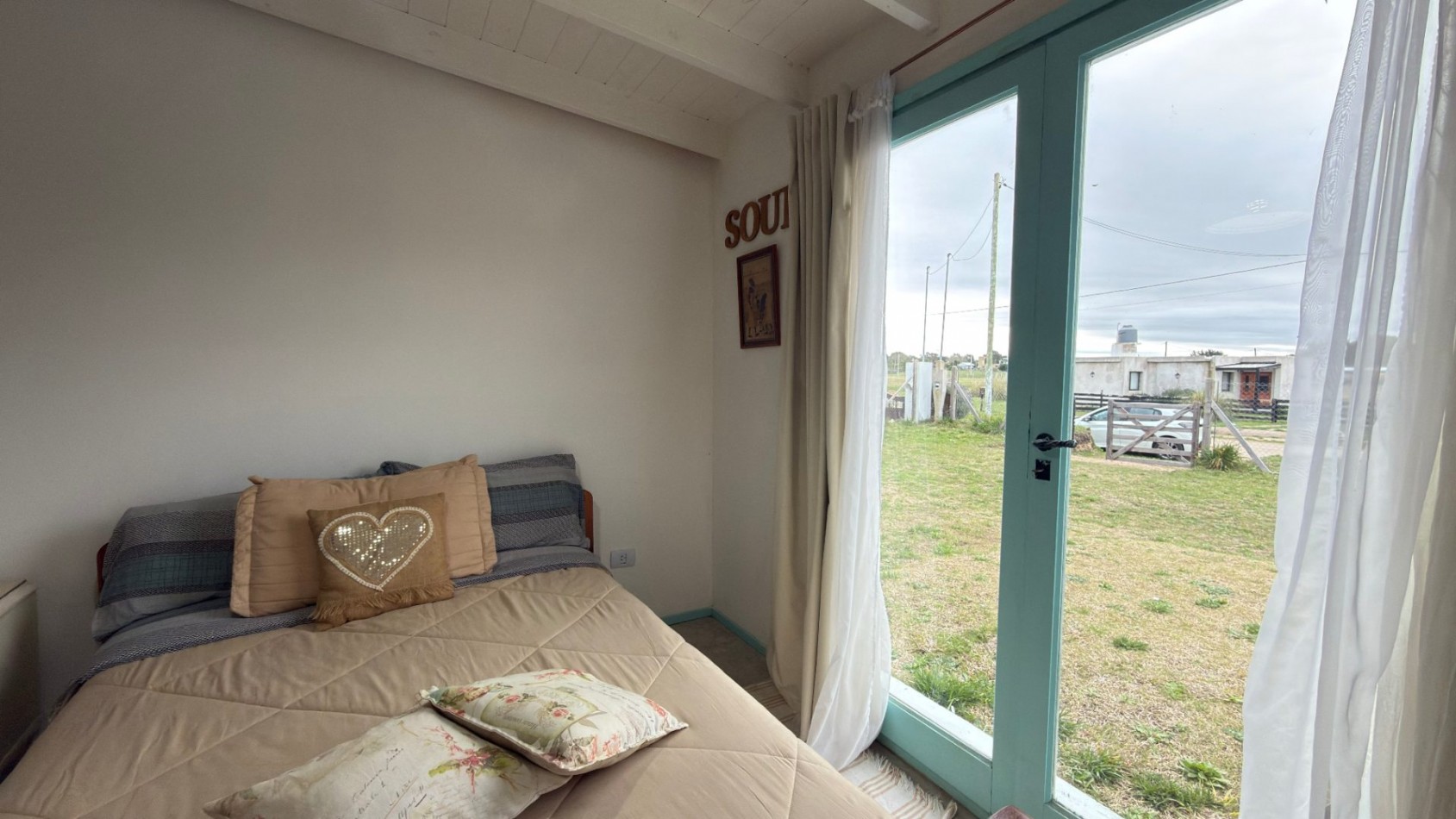 Casa Estilo Campo de 3 ambientes con amplio parque en San Eduardo del Mar