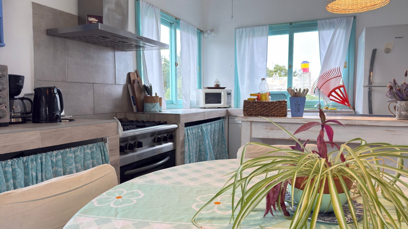 Casa Estilo Campo de 3 ambientes con amplio parque en San Eduardo del Mar