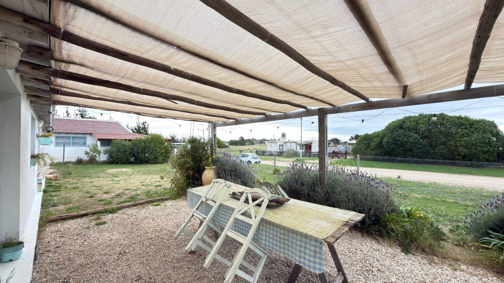 Casa Estilo Campo de 3 ambientes con amplio parque en San Eduardo del Mar