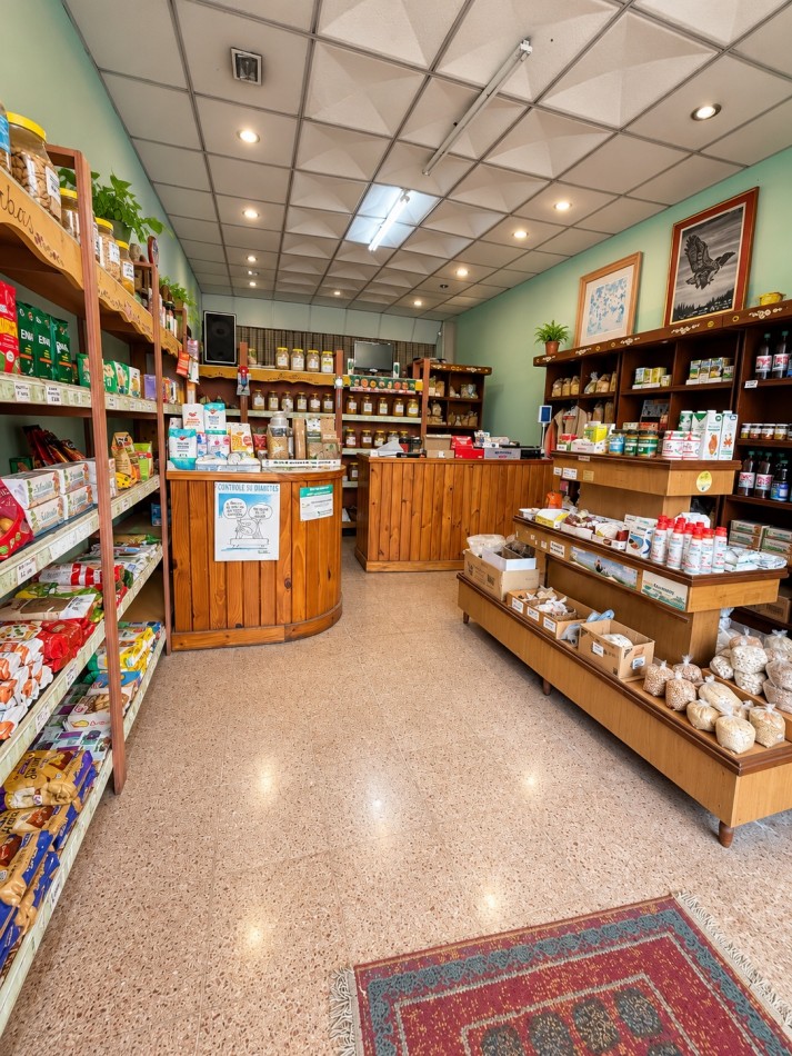 LOCAL COMERCIAL EN ALQUILER - ALBERTI AL 1900