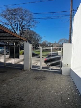 Duplex en Oportunidad de Venta - URUGUAY 900