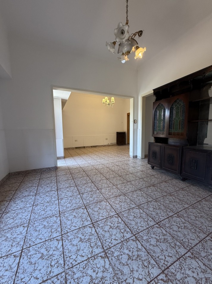 APTO CREDITO Chalet 4 ambientes con garage + departamento