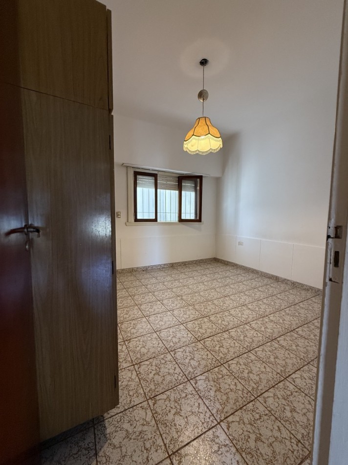 APTO CREDITO Chalet 4 ambientes con garage + departamento