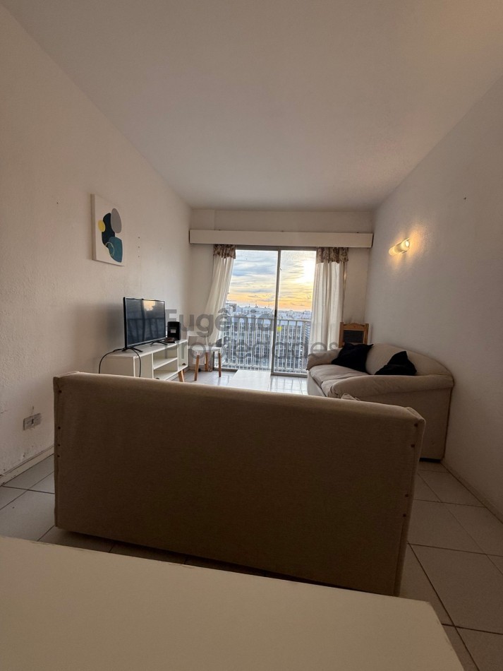 Reciclado| Departamento 2 ambientes al frente con vista panoramica | Arenales 2300 | Plaza Colon