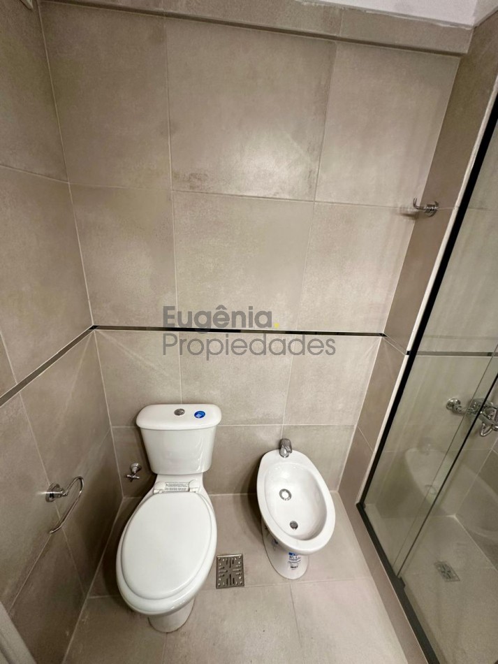 RECICLADO | Departamento 2 ambientes al contrafrente abierto con balcon | Zona Centro