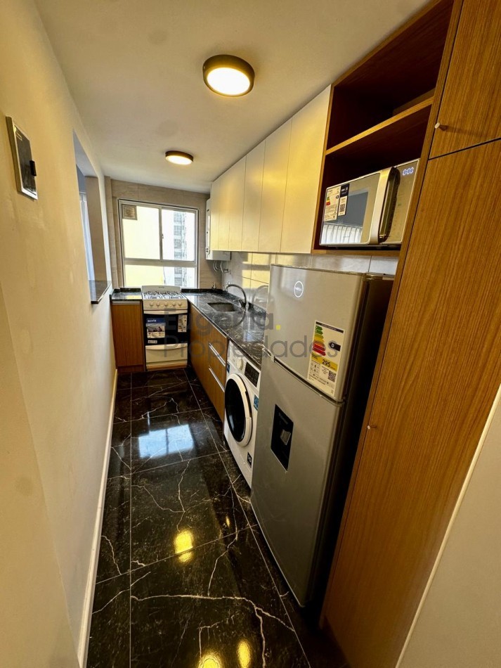 RECICLADO | Departamento 2 ambientes al contrafrente abierto con balcon | Zona Centro