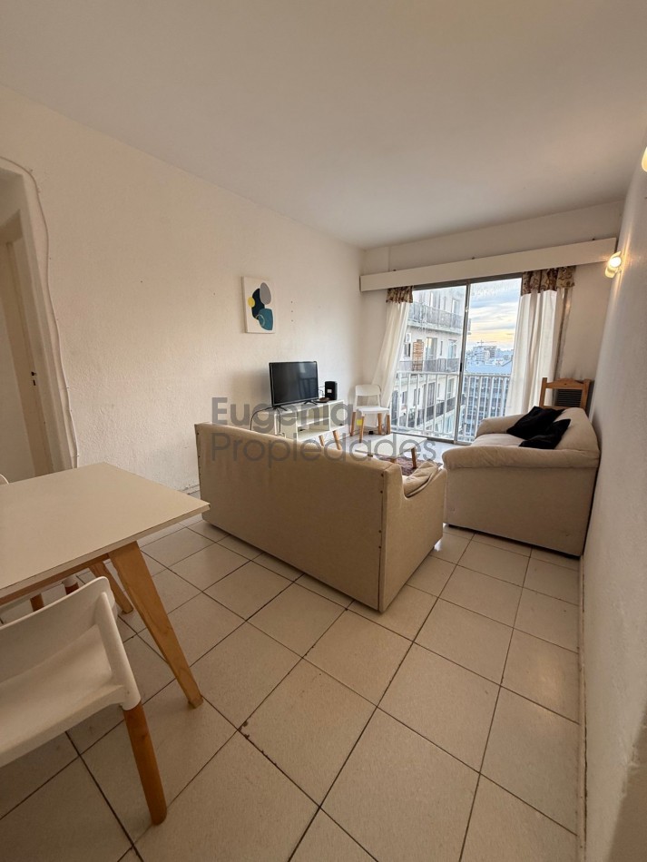 Reciclado| Departamento 2 ambientes al frente con vista panoramica | Arenales 2300 | Plaza Colon