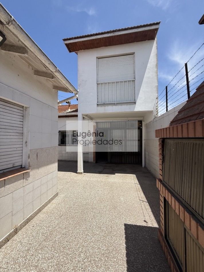 Chalet 4 ambientes con garage + departamento