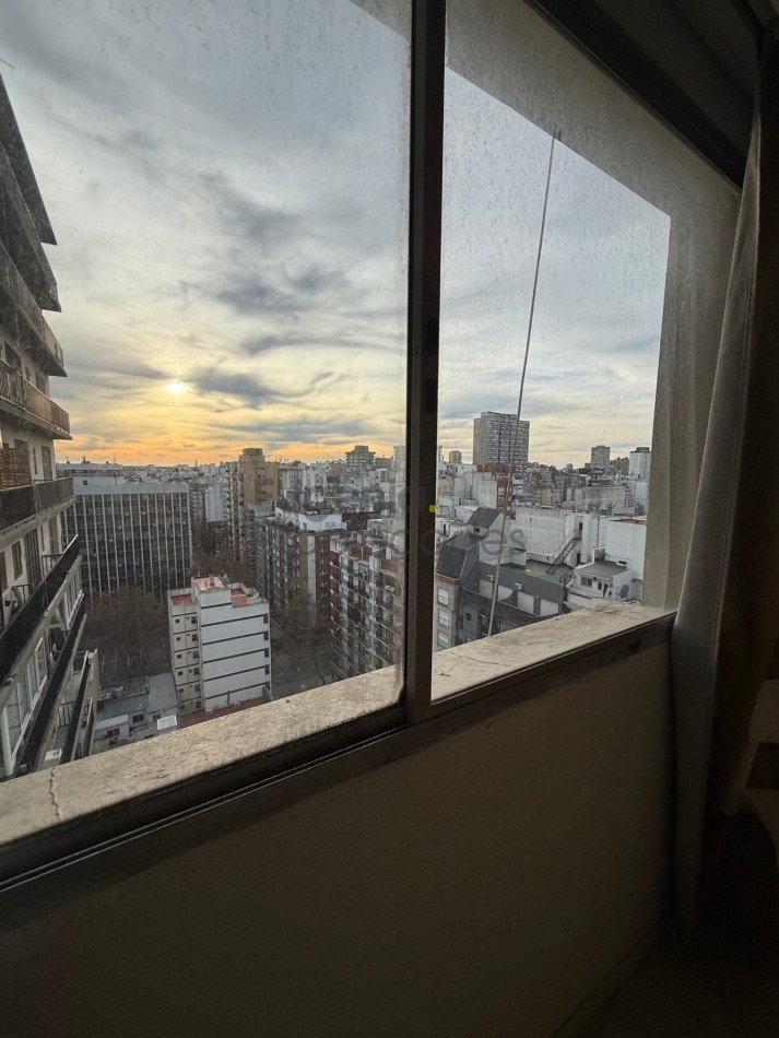 Departamento 2 ambientes al frente con vista panoramica | Arenales 2300 | Plaza Colon