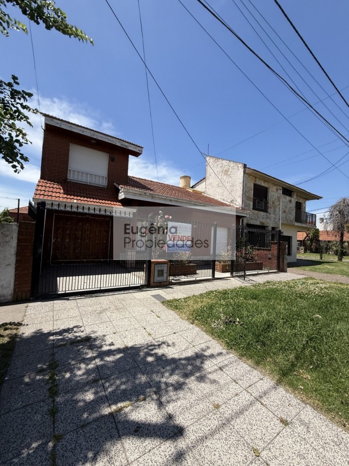 Chalet 4 ambientes con garage + departamento