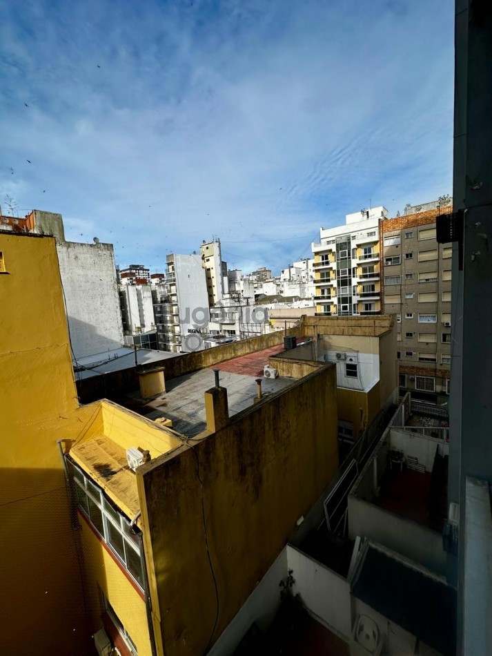 RECICLADO | Departamento 2 ambientes al contrafrente abierto con balcon | Zona Centro