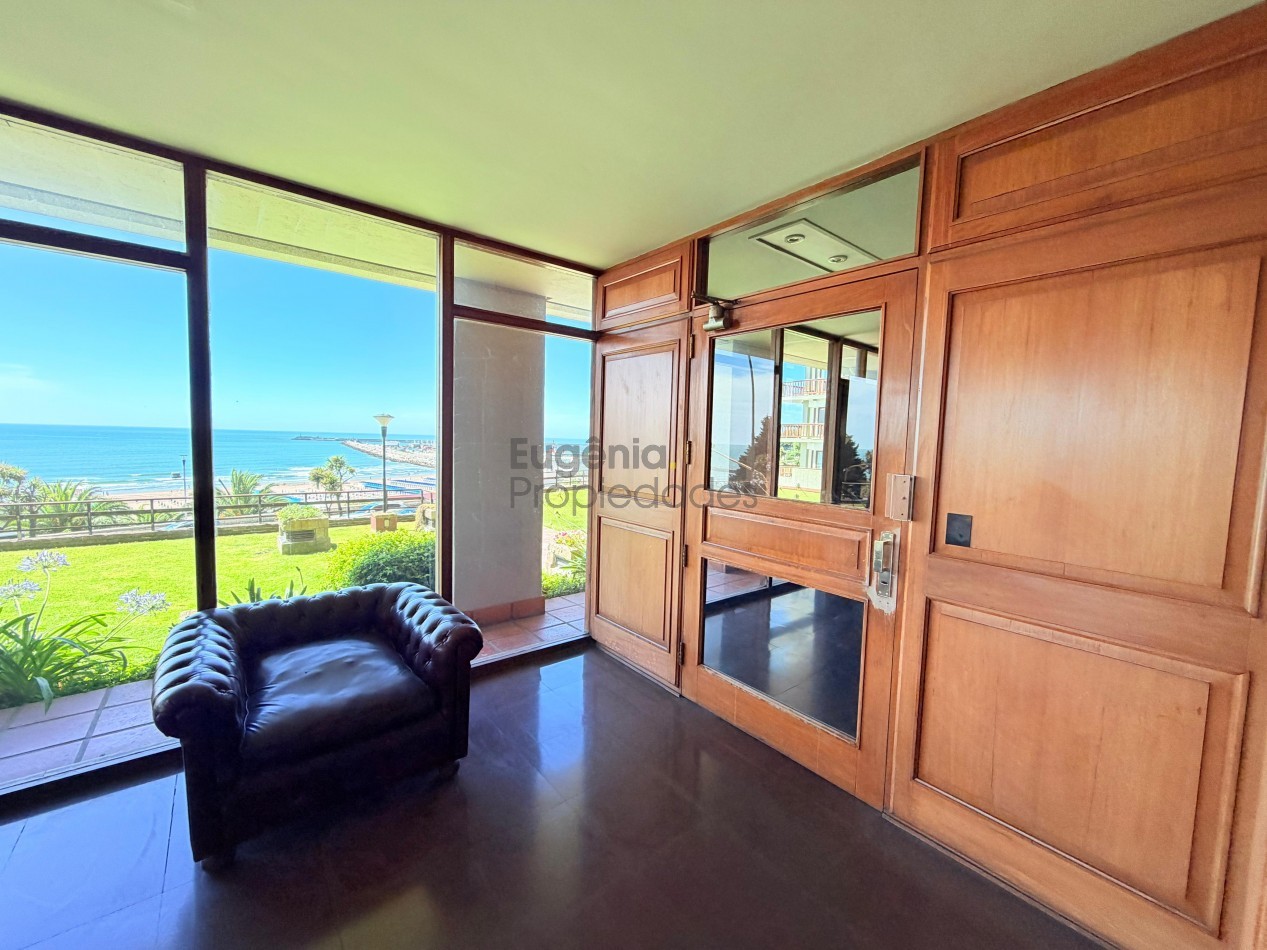 Semipiso 4 ambientes. Frente al Mar en Playa Grande