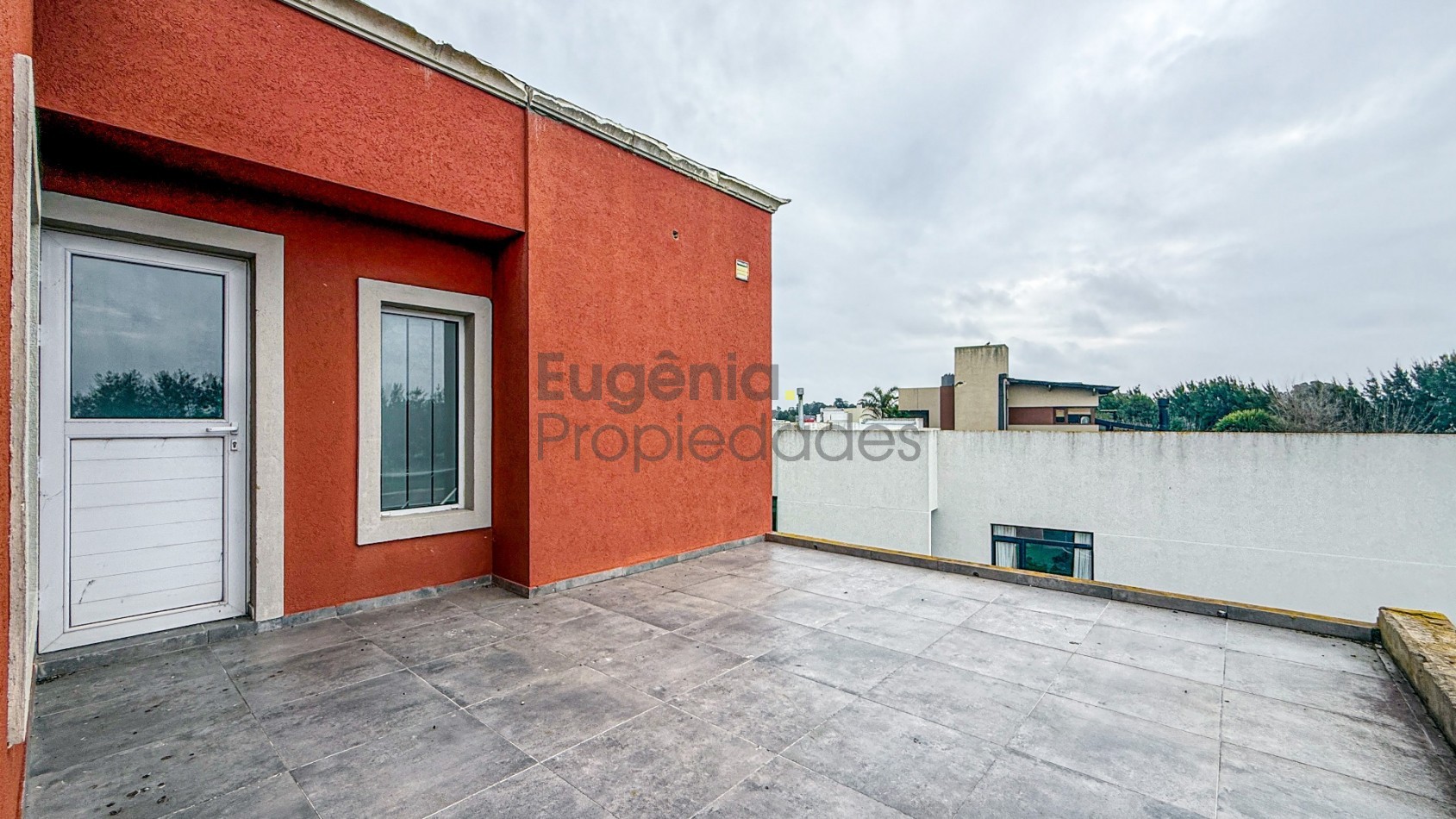 CASA DE 5 AMBIENTES CON PISCINA CLIMATIZADA | TIERRAS DEL MAR