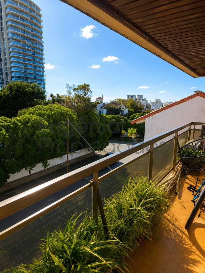 DEPARTAMENTO EN ALQUILER // Aristobulo del Valle al 2500