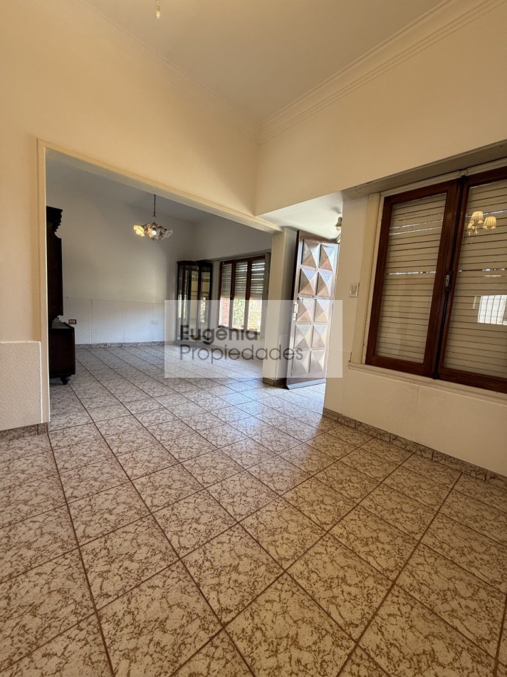 Chalet 4 ambientes con garage + departamento