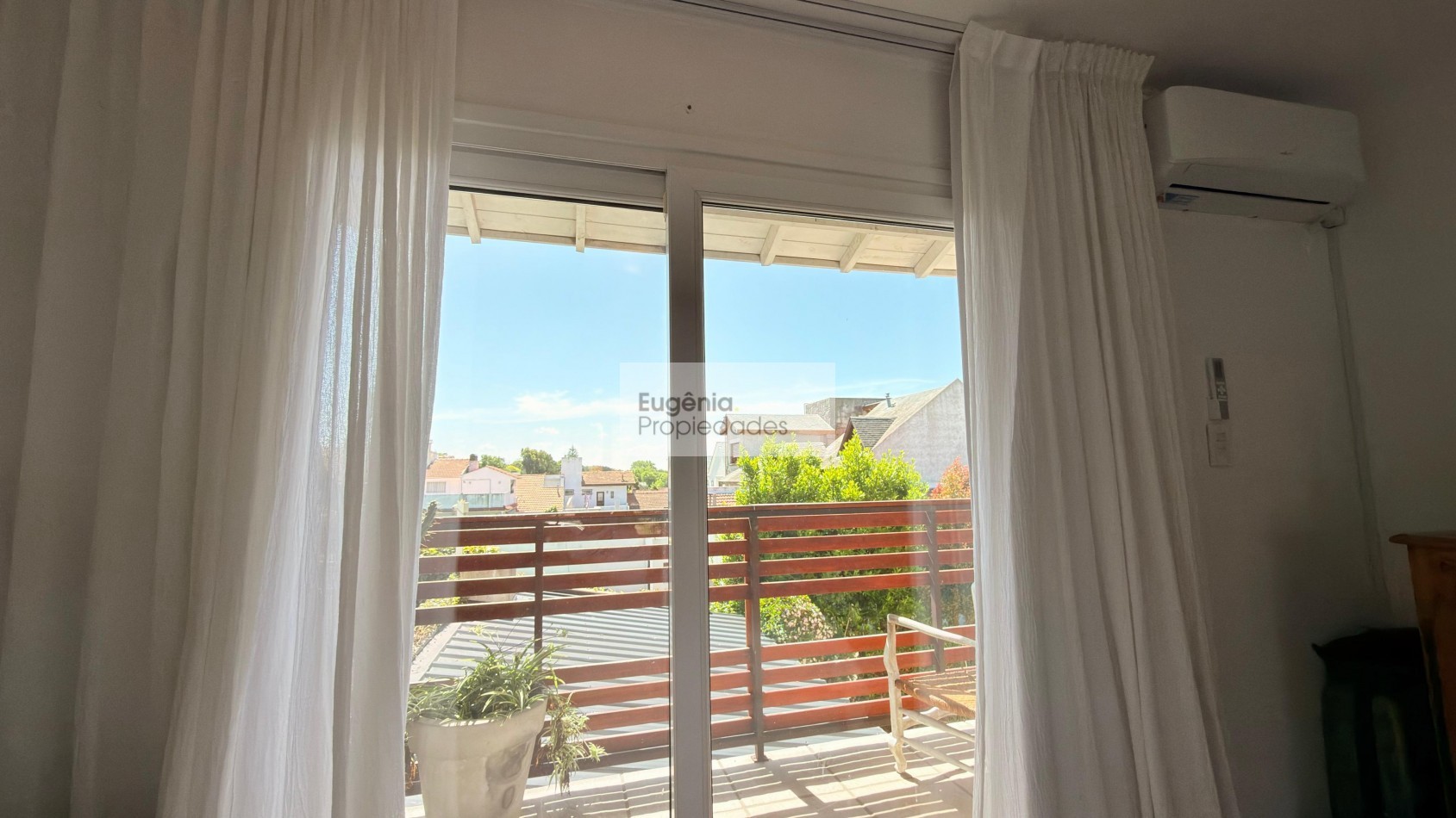 CASA EN PLAYA GRANDE (GRUPOS FAMILIARES UNICAMENTE)