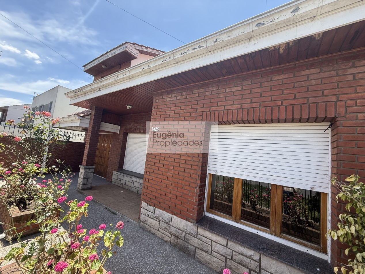 Chalet 4 ambientes con garage + departamento