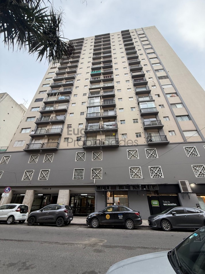 Departamento 2 ambientes al frente con vista panoramica | Arenales 2300 | Plaza Colon