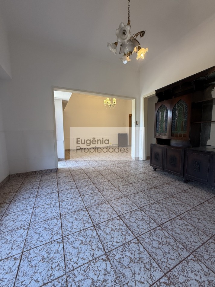 Chalet 4 ambientes con garage + departamento