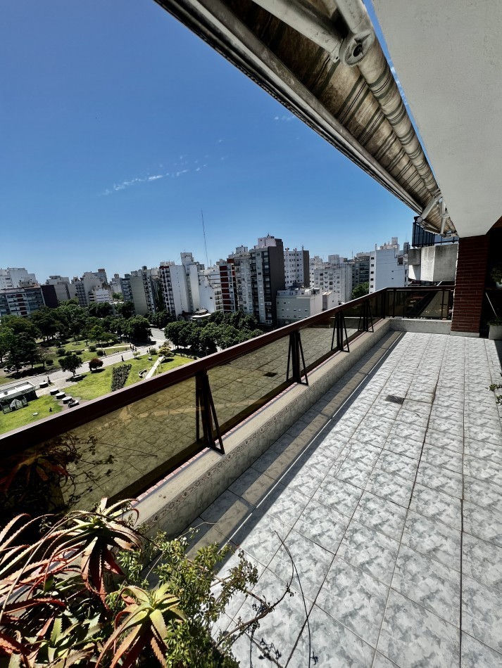 Increible Piso con Terraza Privada y Vista a Plaza Mitre