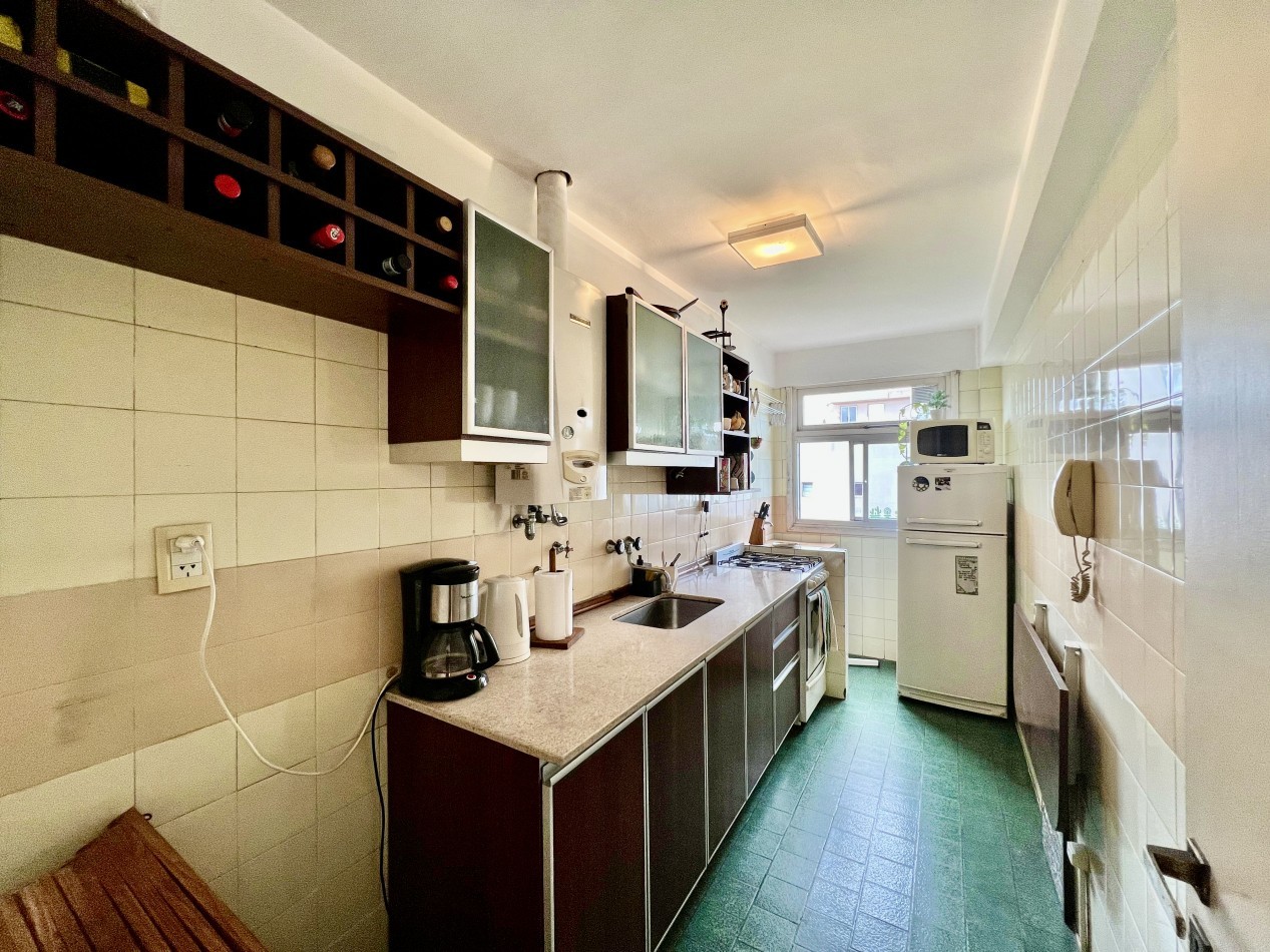 APTO CREDITO. 2 AMBIENTES EN MACROCENTRO SUPER LUMINOSO