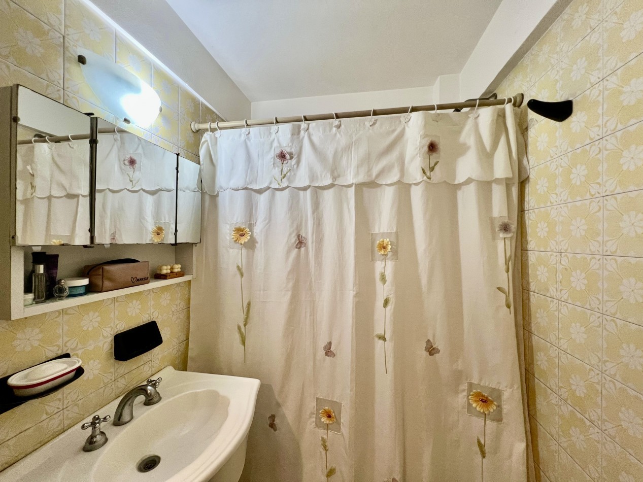 APTO CREDITO. 2 AMBIENTES EN MACROCENTRO SUPER LUMINOSO