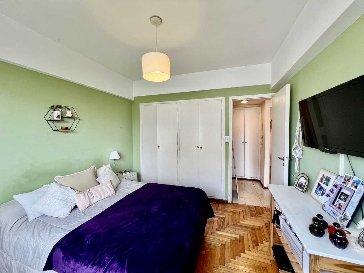 APTO CREDITO. 2 AMBIENTES EN MACROCENTRO SUPER LUMINOSO