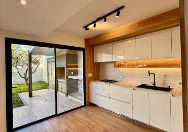 VENTA CASA 4 AMBIENTES APTO CREDITO  - CATAMARCA 3800