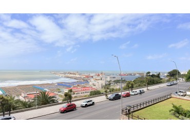 ALQUILER TEMPORARIO - Frente al Mar en Playa Grande · 7 PAX